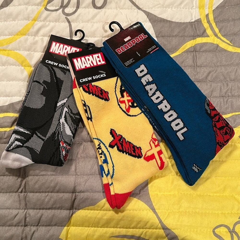 NWT Marvel Multiverse 3-pack Crew Socks Deadpool Venom & X-men